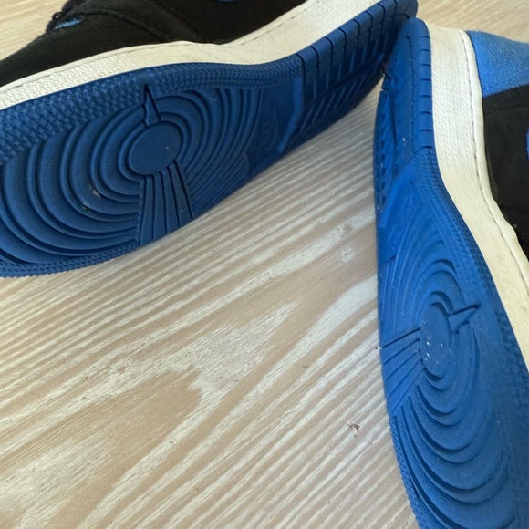 Nike Men's Black and Blue Sneakers - Picture 6 of 11